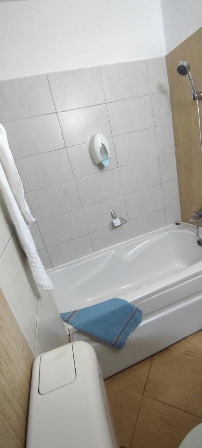 Hotel Riga Arad Extérieur photo